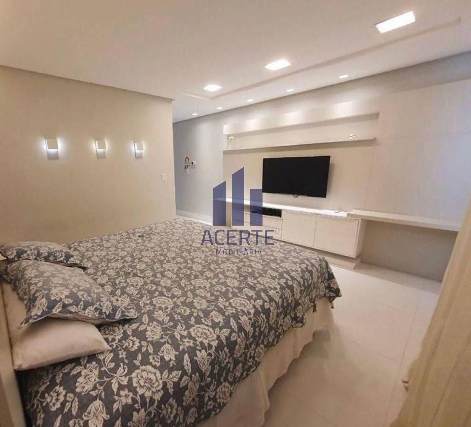 CR-Casa de Condomínio Para Vender com 4 suítes no bairro Quintas do Calhau em São Luís
