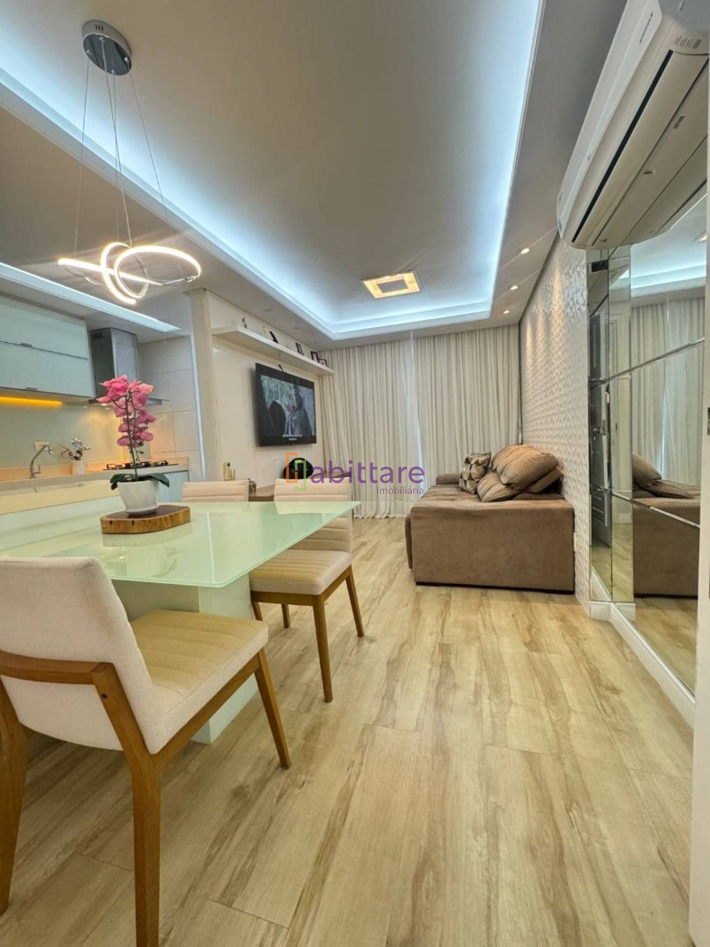 Apartamento com 2 quartos (1 suíte) no Condomínio Ilhas Gregas