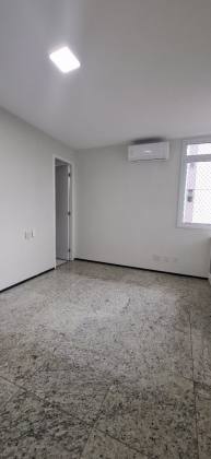 Apartamento de 95m² pra locação no Jardim Renascença com 03 quartos (1 suíte).