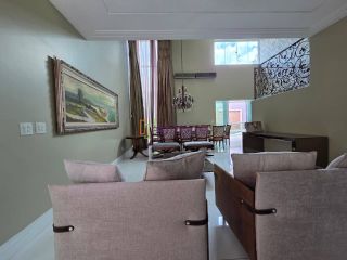 Alugo casa no Condomínio Golden Green de 600m² - 6 suítes - Olho D´agua mobiliada