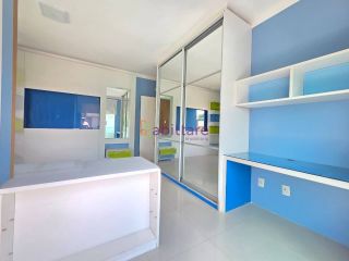 Alugo casa no Condomínio Golden Green de 600m² - 6 suítes - Olho D´agua mobiliada
