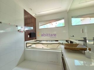 Alugo casa no Condomínio Golden Green de 600m² - 6 suítes - Olho D´agua mobiliada