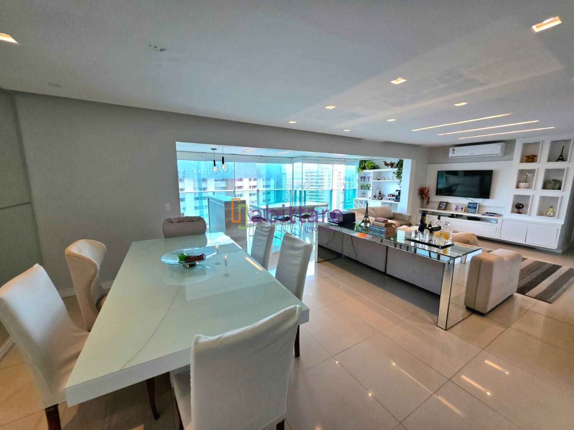 Farol da Ilha - Apartamento de 142m² com 3 suítes na Ponta D'areia
