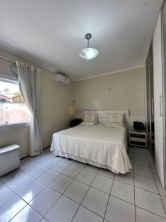 Casa de 200m² com 4 quartos (2 suítes) no Condomínio Málaga - Cohama