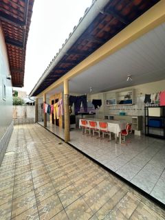Casa de 200m² com 4 quartos (2 suítes) no Condomínio Málaga - Cohama