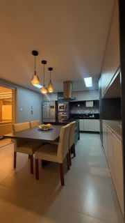 Casa duplex no Mar del Plata de 220m², 3 quartos (2 suites) e closet