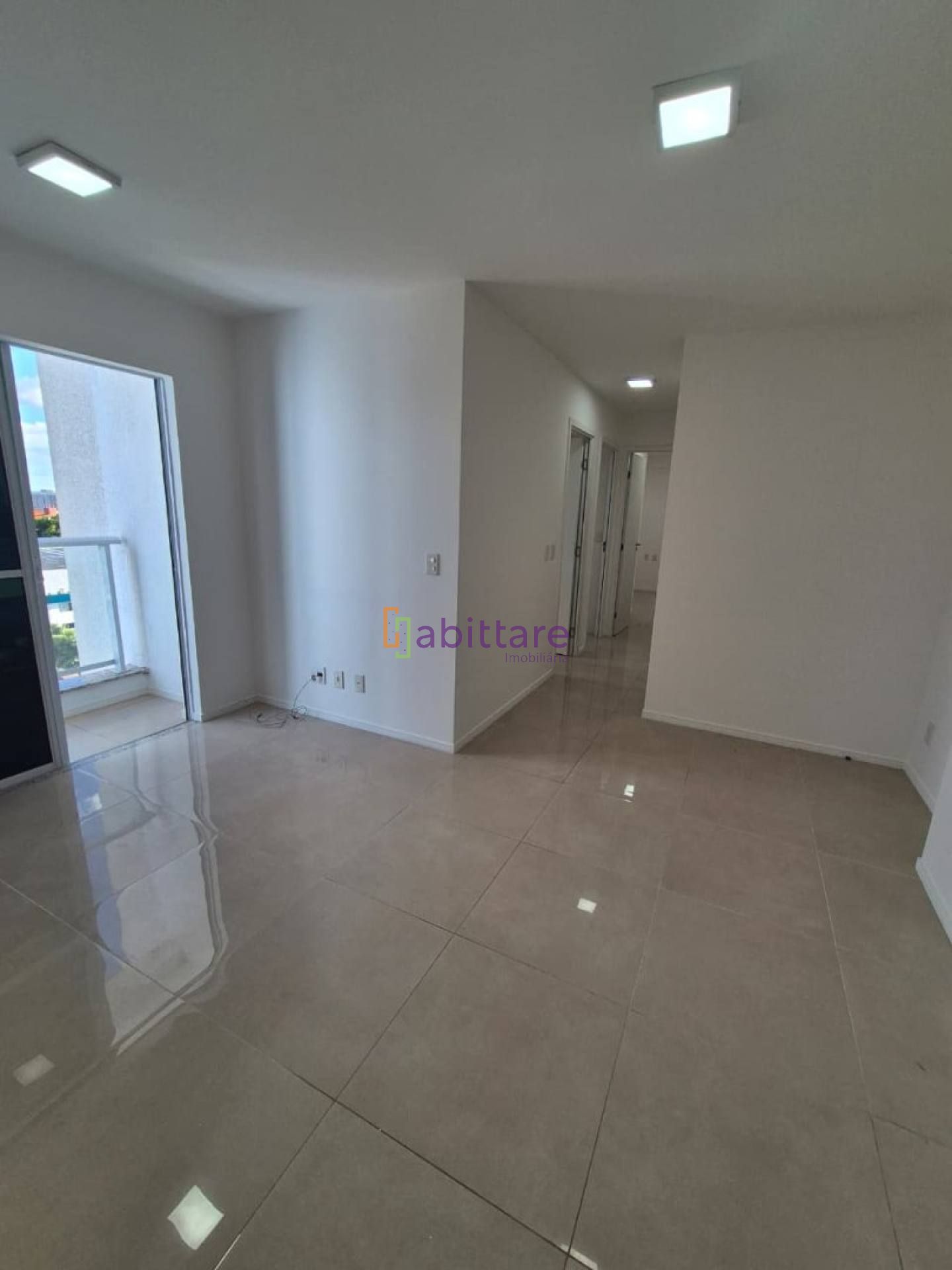 Alugo apartamento no Moove Residence  com 3 quartos (1 suíte)
