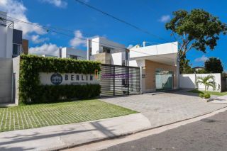 Casa com 4 quartos (3 suítes) no Condomínio Berlin - no Recanto dos Vinhais