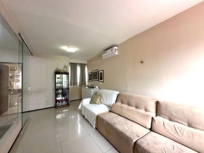 Condomínio Costa Mar - Casa Duplex com 297m² - 04 suítes + espaço gourmet.