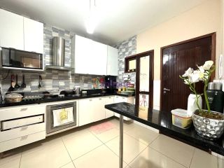 Condomínio Costa Mar - Casa Duplex com 297m² - 04 suítes + espaço gourmet.