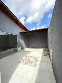 Alugo casa no Condomínio Ferrazzi com 3 quartos (2 suítes), na Rua do Aririzal