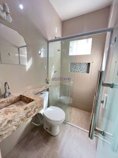 Alugo casa no Condomínio Ferrazzi com 3 quartos (2 suítes), na Rua do Aririzal