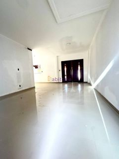 Alugo casa no Condomínio Ferrazzi com 3 quartos (2 suítes), na Rua do Aririzal