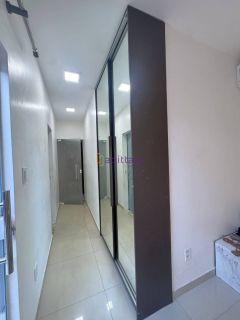 Alugo casa no Condomínio Ferrazzi com 3 quartos (2 suítes), na Rua do Aririzal