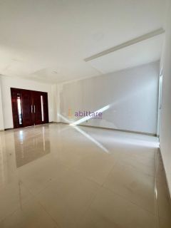 Alugo casa no Condomínio Ferrazzi com 3 quartos (2 suítes), na Rua do Aririzal