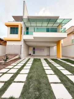 Casa triplex de 540m² de área construída com 6 suítes (1 master) no Villa Fiori