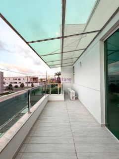 Casa triplex de 540m² de área construída com 6 suítes (1 master) no Villa Fiori