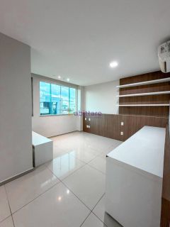 Casa triplex de 540m² de área construída com 6 suítes (1 master) no Villa Fiori