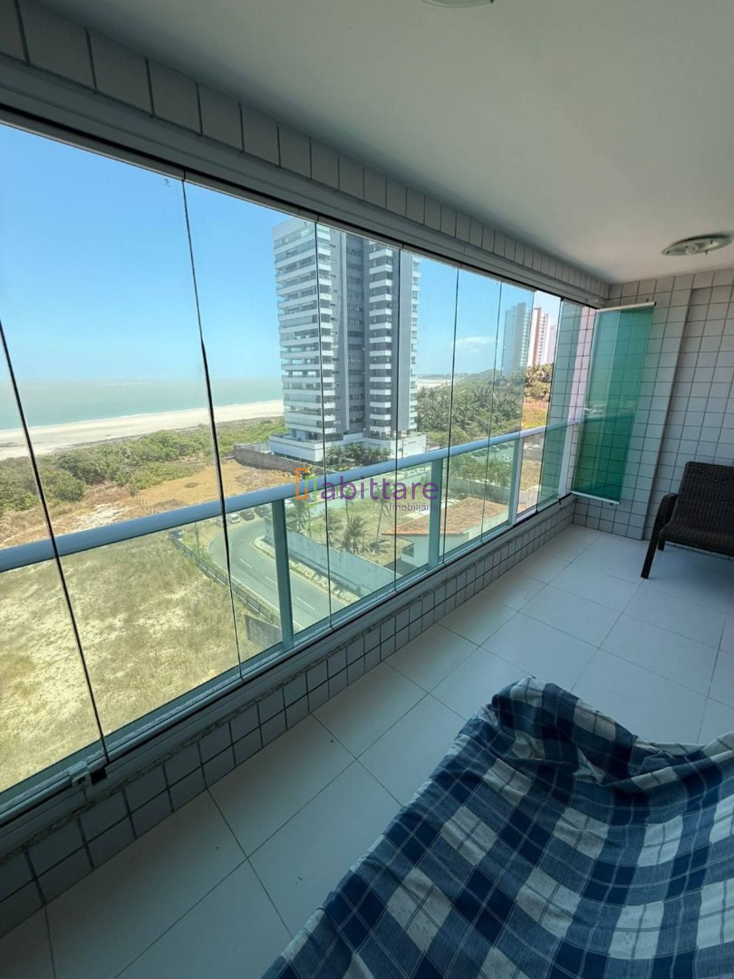 Apartamento mobiliado de 155m² com 4 quartos (3 suítes) no Mirante das Dunas - Ponta do Farol