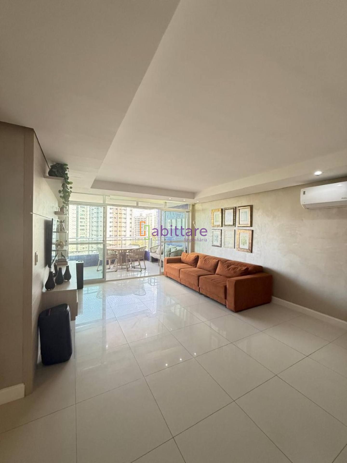 Apartamento de 178m² com 4 suítes (1 com closet) + DCE no Edifício Zéfirus - Renascença/Calhau