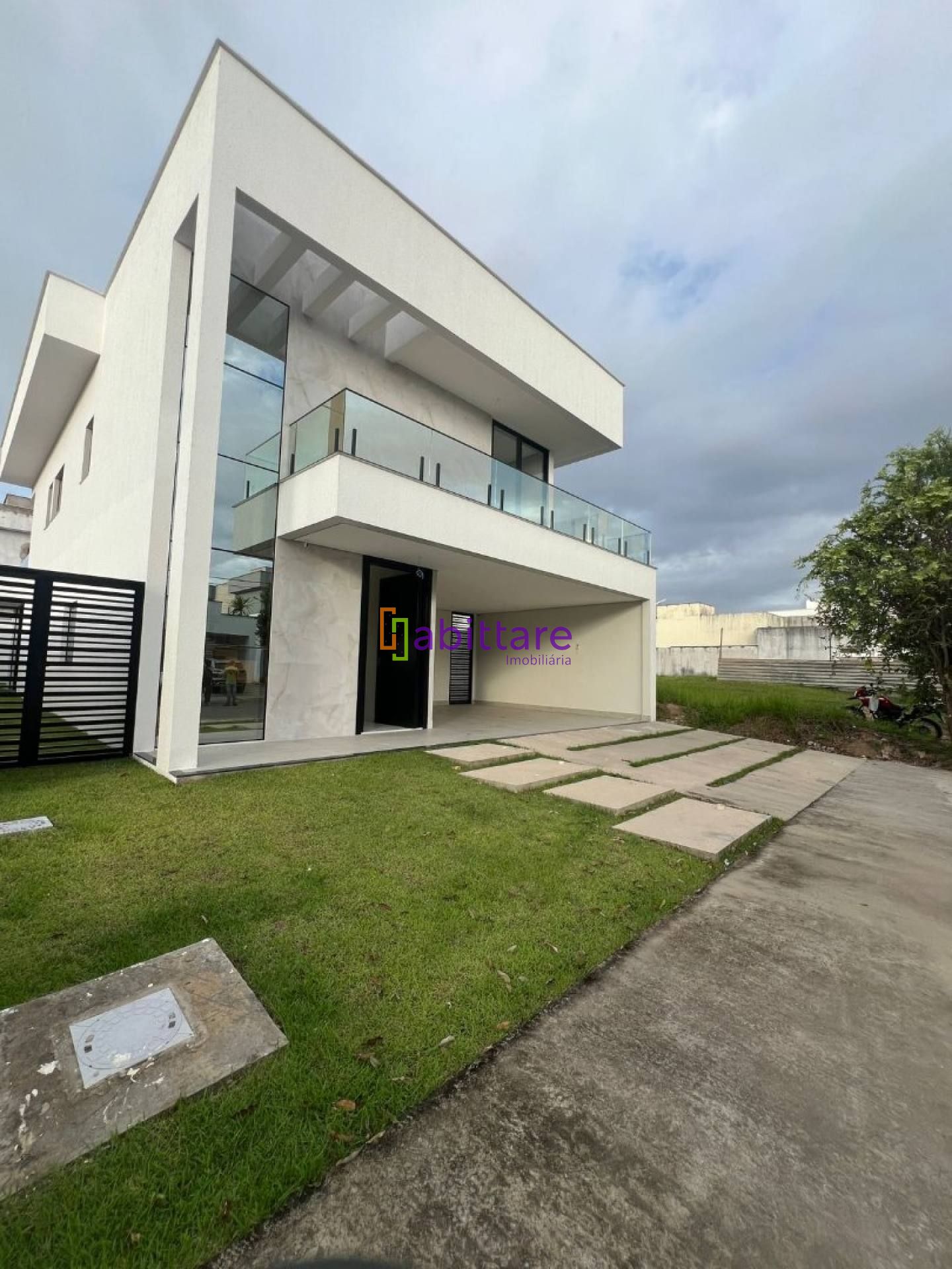 Condomínio Damha - Casa de 281m² - 04 suítes + espaço gourmet.