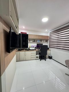 Amplo apartamento de 173m² com 3 suítes + escritório na Ponta D'areia