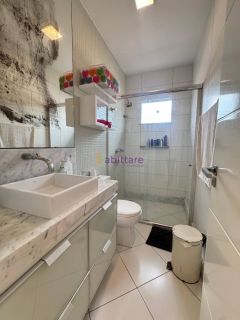 Casa de Condomínio Interlagos com 03 suítes, área de lazer privativa, na Av Mário Andreazza