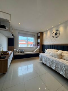 Casa de Condomínio Interlagos com 03 suítes, área de lazer privativa, na Av Mário Andreazza