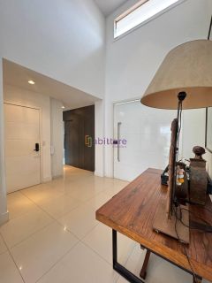 Casa de Condomínio Interlagos com 03 suítes, área de lazer privativa, na Av Mário Andreazza