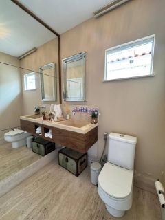 Casa de Condomínio Interlagos com 03 suítes, área de lazer privativa, na Av Mário Andreazza