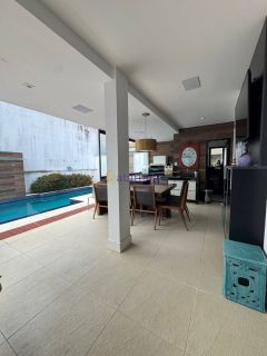 Casa de Condomínio Interlagos com 03 suítes, área de lazer privativa, na Av Mário Andreazza