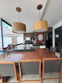 Casa de Condomínio Interlagos com 03 suítes, área de lazer privativa, na Av Mário Andreazza