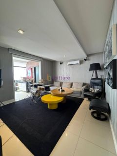 Casa de Condomínio Interlagos com 03 suítes, área de lazer privativa, na Av Mário Andreazza