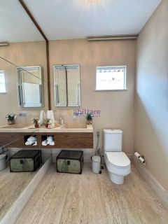 Casa de Condomínio Interlagos com 03 suítes, área de lazer privativa, na Av Mário Andreazza