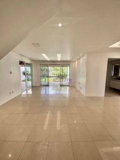 Alugo casa no Cond. Andorra - 4 quartos (3 suítes) com excelente quintal