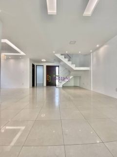 Alugo casa no Cond. Andorra - 4 quartos (3 suítes) com excelente quintal