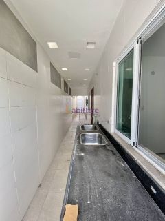 Alugo casa no Cond. Andorra - 4 quartos (3 suítes) com excelente quintal