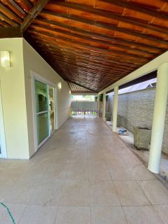 Alugo casa no Cond. Andorra - 4 quartos (3 suítes) com excelente quintal