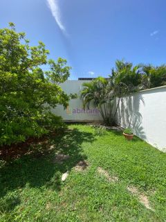 Alugo casa no Cond. Andorra - 4 quartos (3 suítes) com excelente quintal