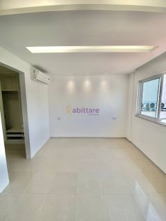 Alugo casa no Cond. Andorra - 4 quartos (3 suítes) com excelente quintal