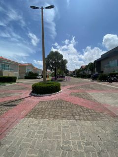 Alugo casa no Cond. Andorra - 4 quartos (3 suítes) com excelente quintal