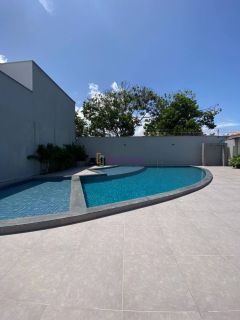 Alugo casa no Cond. Andorra - 4 quartos (3 suítes) com excelente quintal