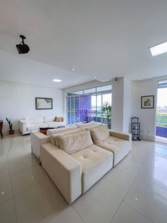 Apartamento de 178m² no Edifício Zefirus com 3 suítes + DCE