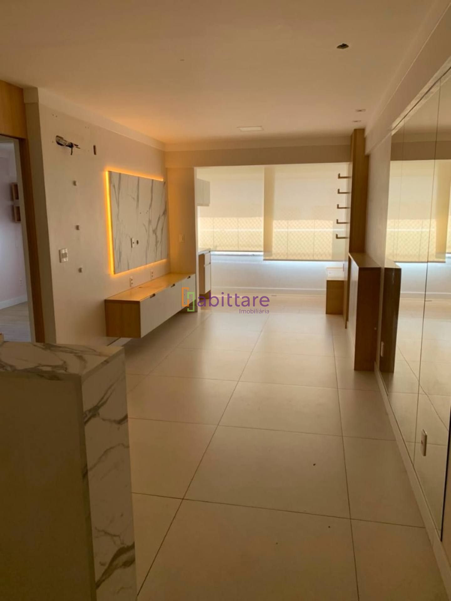Alugo apartamento com projetados - 2 quartos (1 suíte) - no Edifício Scarp, Renascença