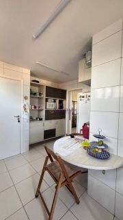 Apartamento no Ed. Oceanic com 117m²  Península da Ponta D'areia