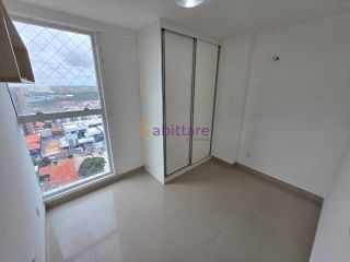 Alugo apartamento com projetados de 3 quartos (1 suíte) no Edifício Alto do Renascença