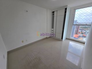 Alugo apartamento com projetados de 3 quartos (1 suíte) no Edifício Alto do Renascença
