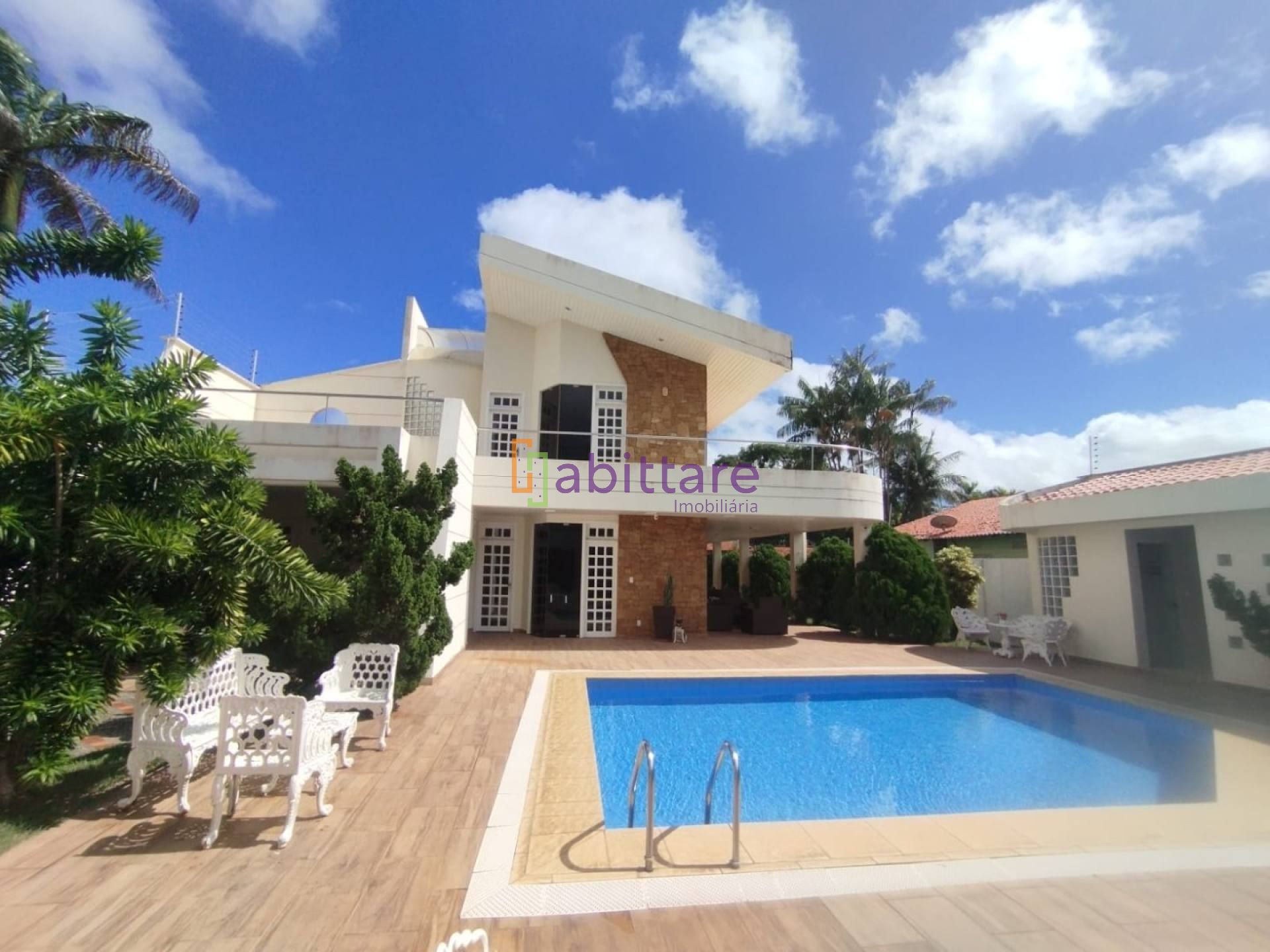 Casa Duplex de 736m² - 3 suítes (1 master) no Quintas do Calhau