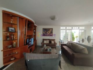 Casa Duplex de 736m² - 3 suítes (1 master) no Quintas do Calhau