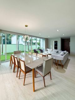 Alugo casa mobiliada no Alphaville  - Fino acabamento e com 4 suítes